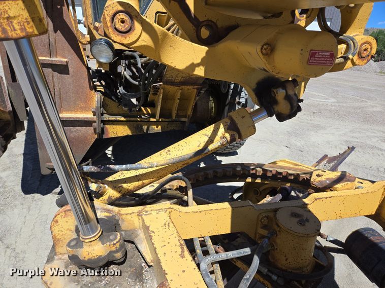 image for item LW9820 1981 Caterpillar 140G motor grader