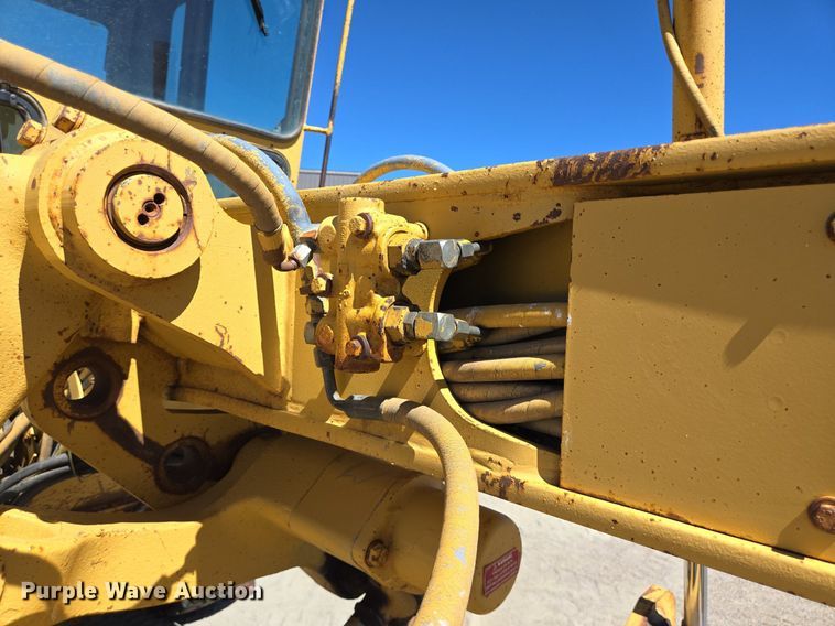 image for item LW9820 1981 Caterpillar 140G motor grader
