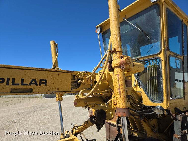 image for item LW9820 1981 Caterpillar 140G motor grader