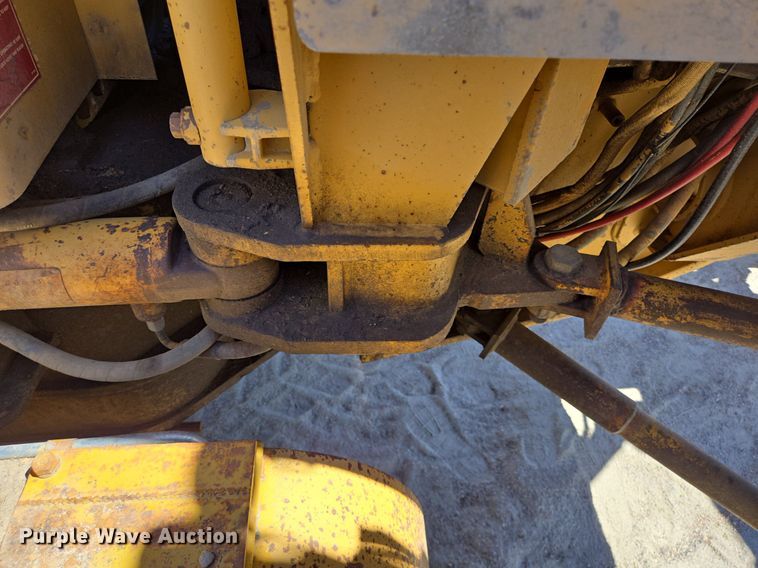 image for item LW9820 1981 Caterpillar 140G motor grader