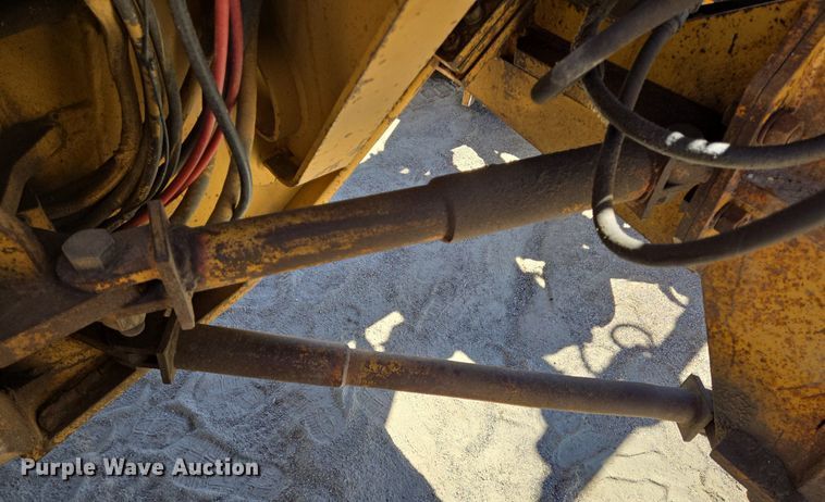 image for item LW9820 1981 Caterpillar 140G motor grader