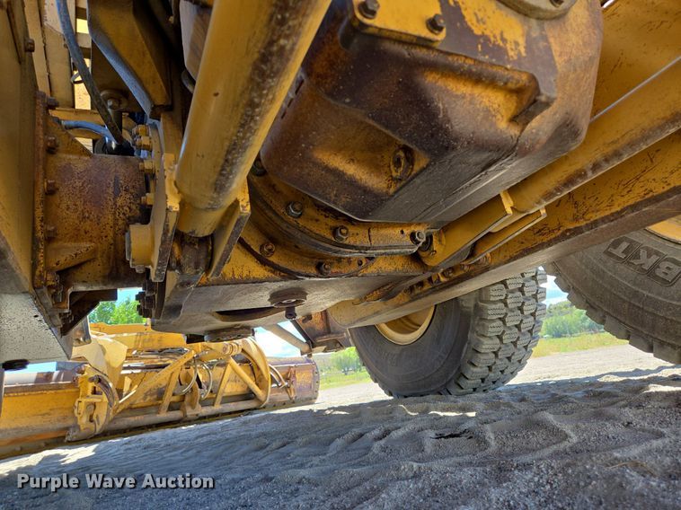 image for item LW9820 1981 Caterpillar 140G motor grader