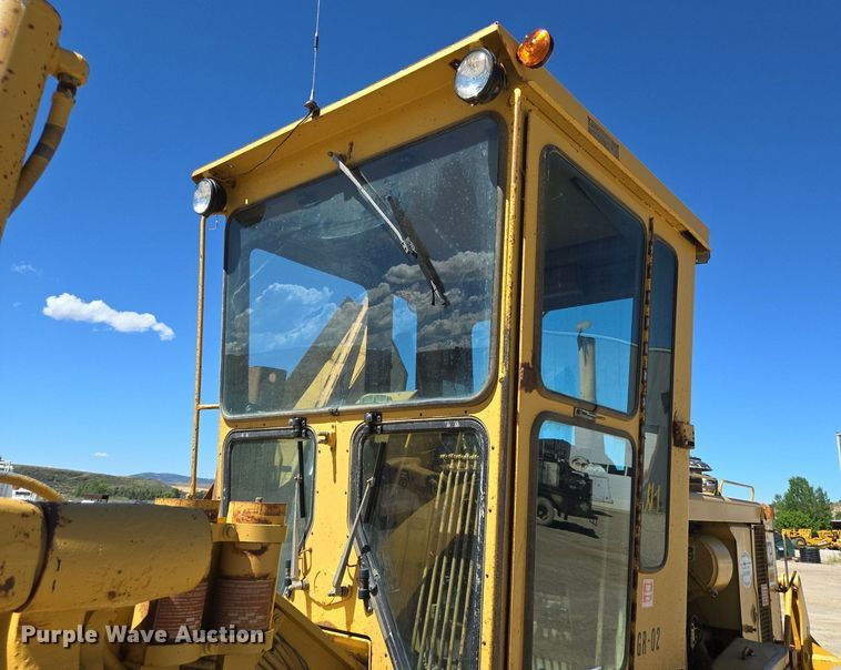 image for item LW9820 1981 Caterpillar 140G motor grader