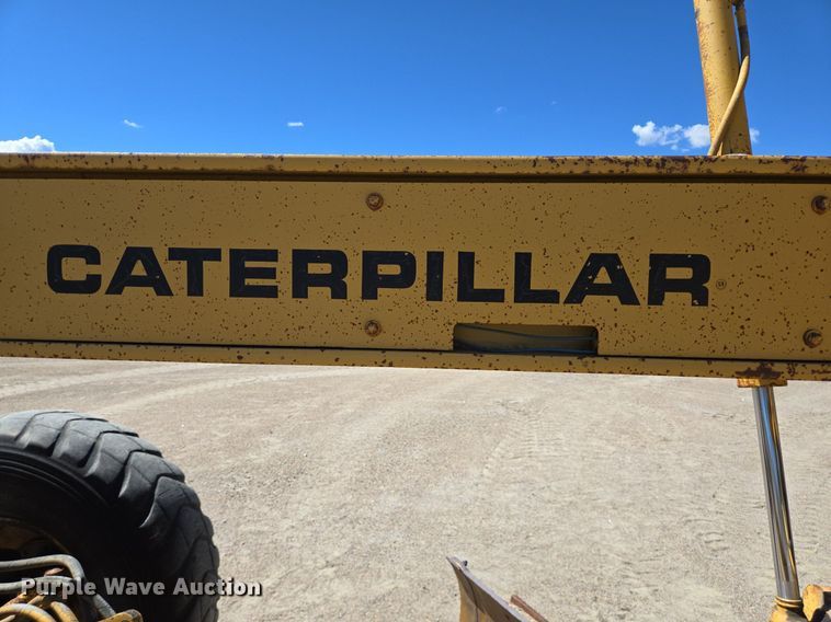 image for item LW9820 1981 Caterpillar 140G motor grader