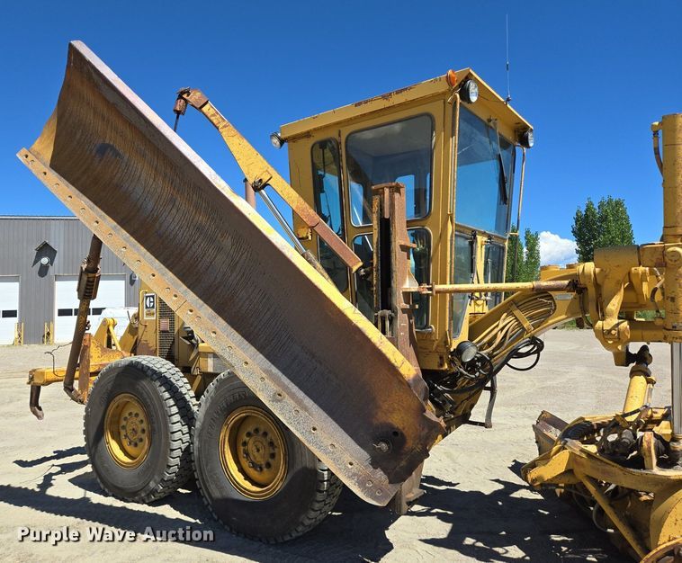 image for item LW9820 1981 Caterpillar 140G motor grader