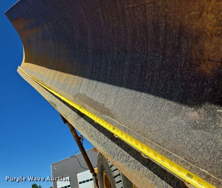 image for item LW9820 1981 Caterpillar 140G motor grader