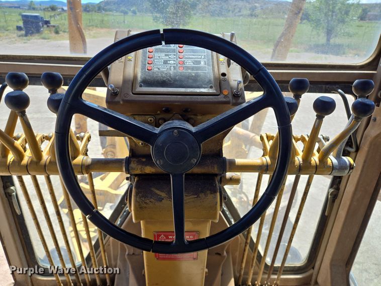 image for item LW9820 1981 Caterpillar 140G motor grader