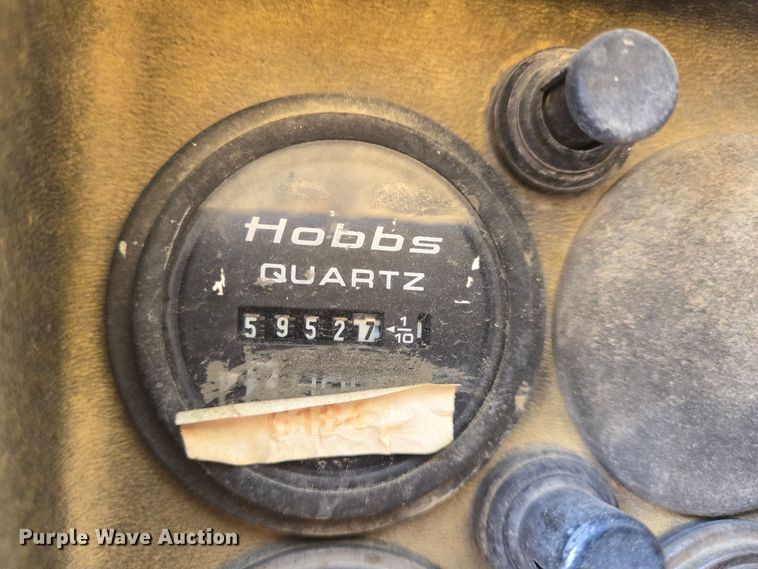 image for item LW9820 1981 Caterpillar 140G motor grader