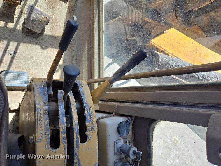 image for item LW9820 1981 Caterpillar 140G motor grader