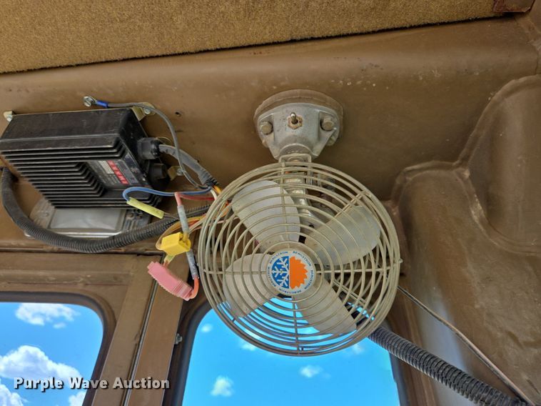 image for item LW9820 1981 Caterpillar 140G motor grader