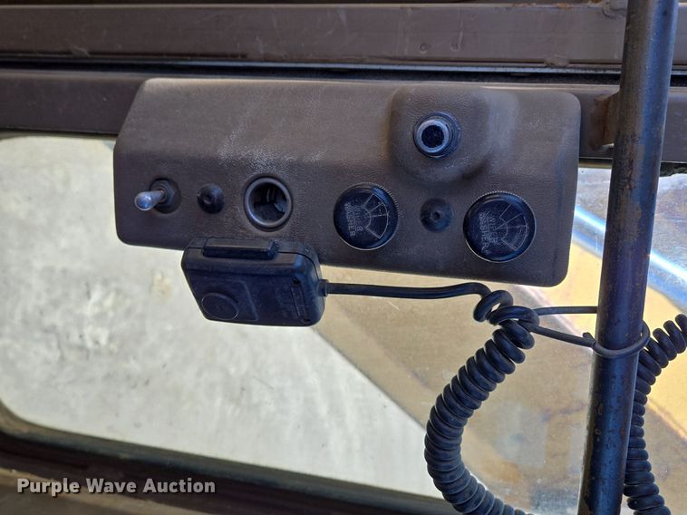 image for item LW9820 1981 Caterpillar 140G motor grader