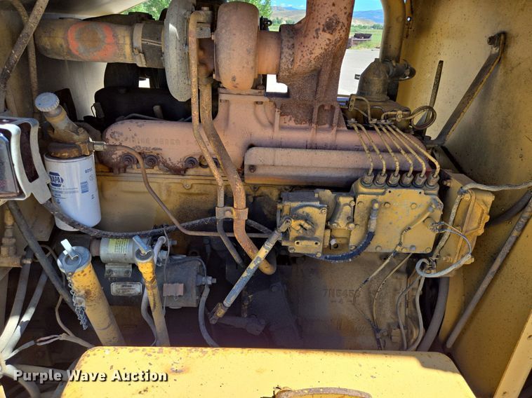image for item LW9820 1981 Caterpillar 140G motor grader