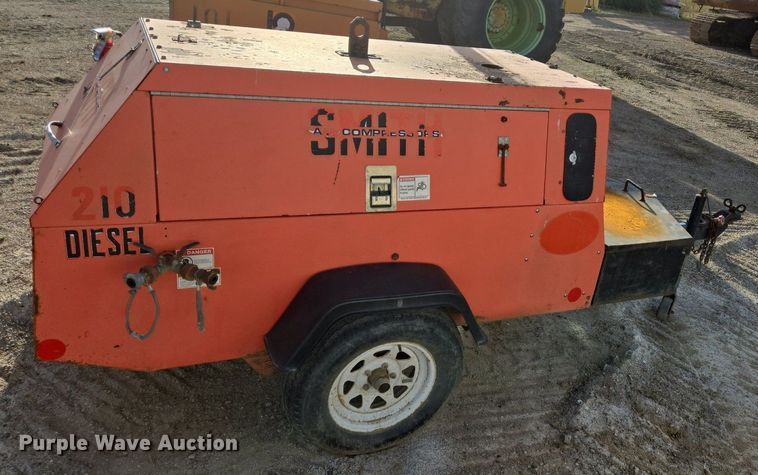 image for item LW9821 1999 Superior 210 air compressor