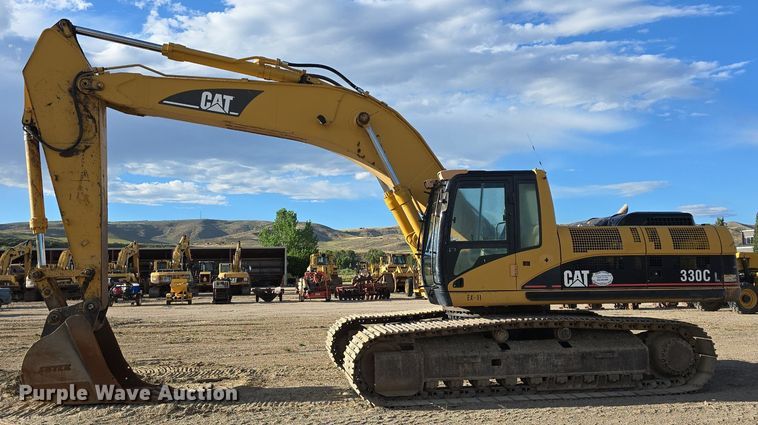 image for item LW9823 2002 Caterpillar  330C L excavator