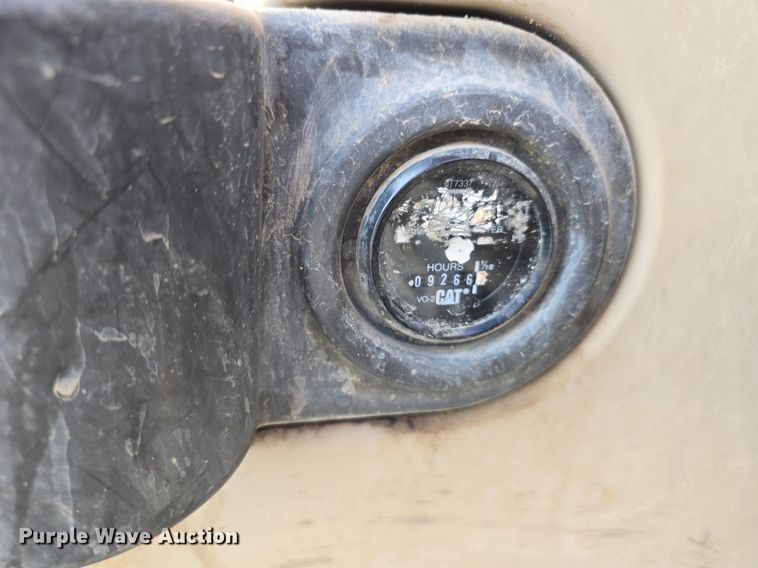 image for item LW9823 2002 Caterpillar  330C L excavator