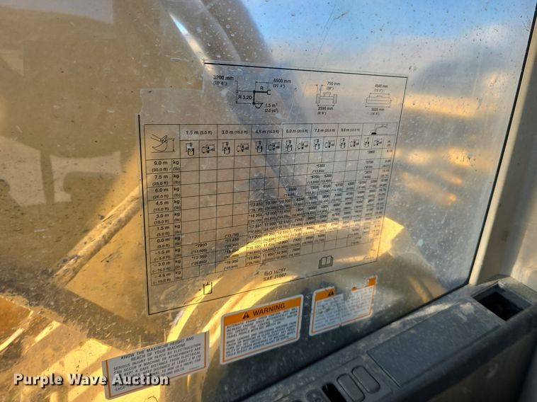 image for item LW9823 2002 Caterpillar  330C L excavator