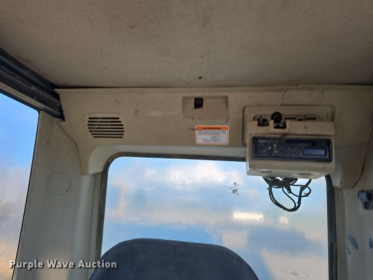 image for item LW9823 2002 Caterpillar  330C L excavator