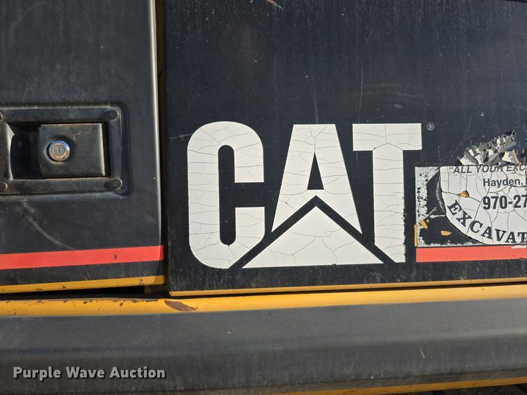 image for item LW9823 2002 Caterpillar  330C L excavator