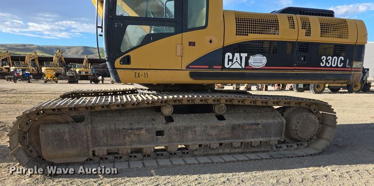 image for item LW9823 2002 Caterpillar  330C L excavator