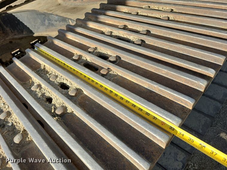 image for item LW9823 2002 Caterpillar  330C L excavator