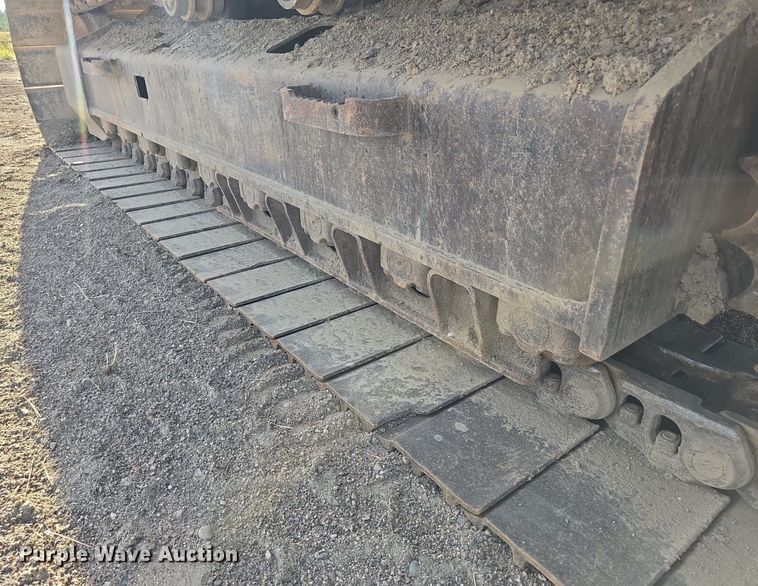 image for item LW9823 2002 Caterpillar  330C L excavator