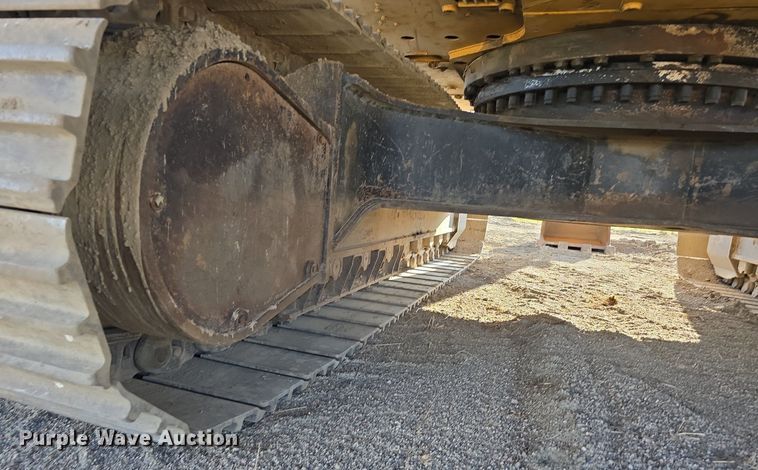 image for item LW9823 2002 Caterpillar  330C L excavator