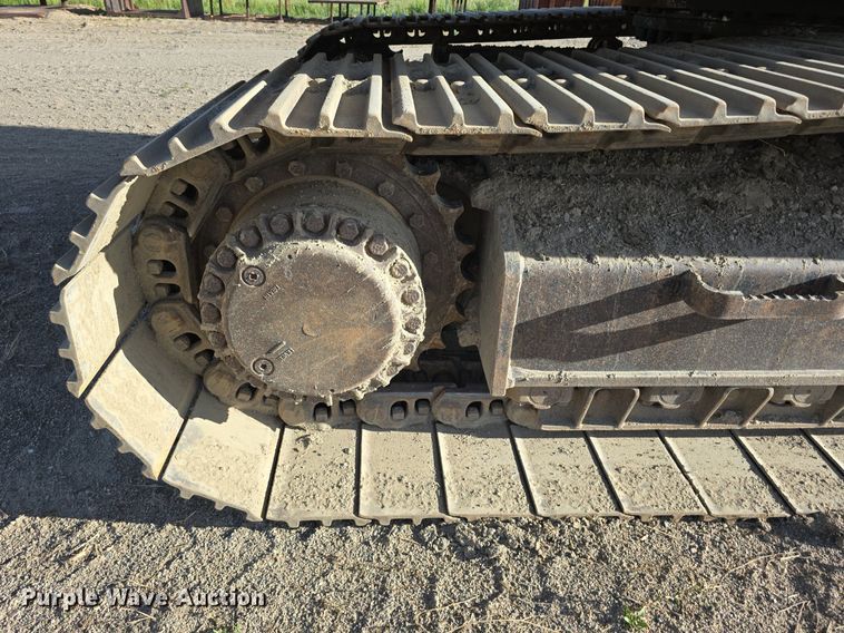 image for item LW9823 2002 Caterpillar  330C L excavator