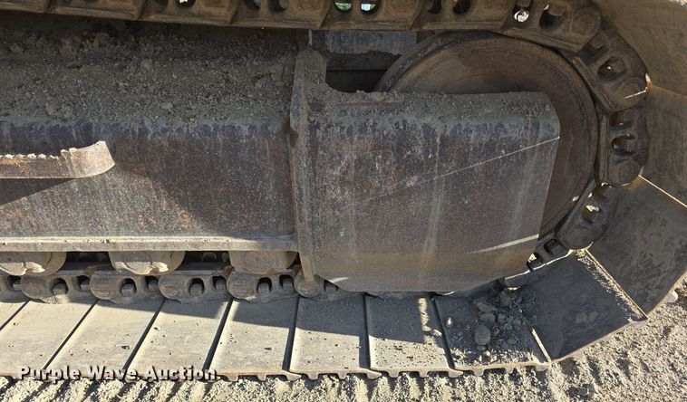 image for item LW9823 2002 Caterpillar  330C L excavator