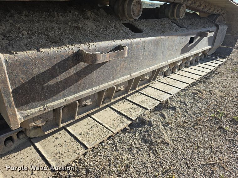 image for item LW9823 2002 Caterpillar  330C L excavator