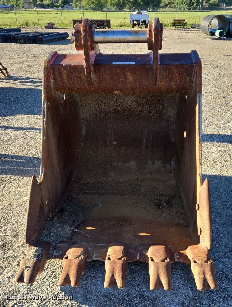 image for item LW9826 Esco excavator bucket