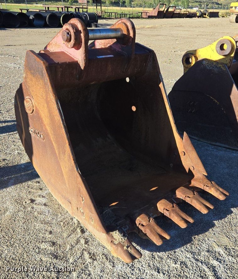 image for item LW9826 Esco excavator bucket