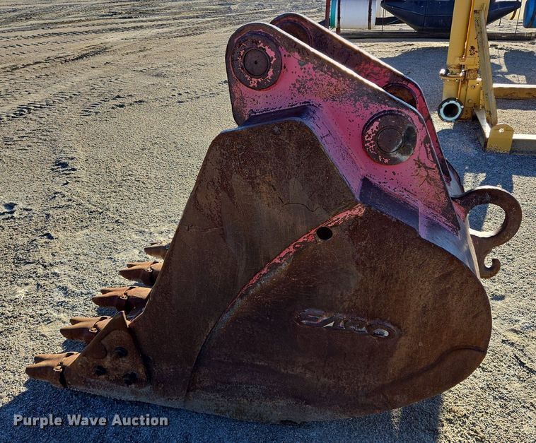 image for item LW9826 Esco excavator bucket