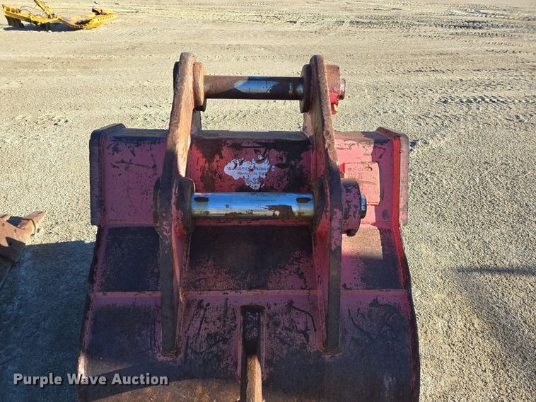 image for item LW9826 Esco excavator bucket