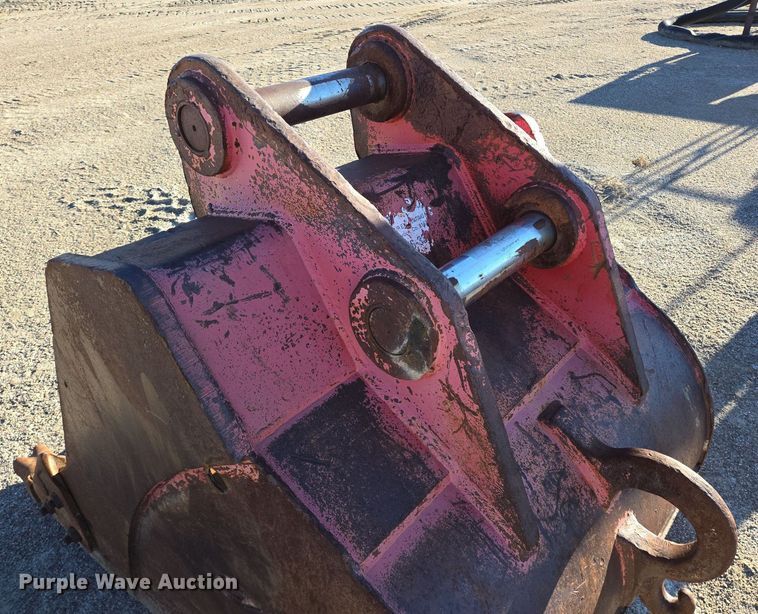 image for item LW9826 Esco excavator bucket