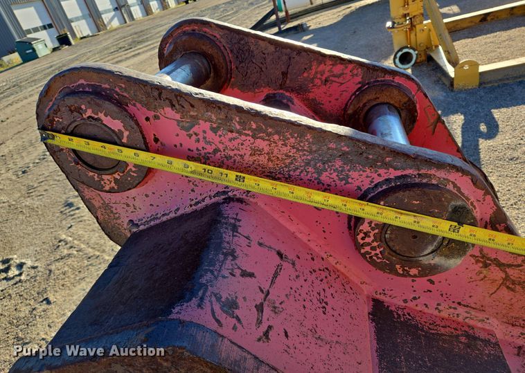 image for item LW9826 Esco excavator bucket