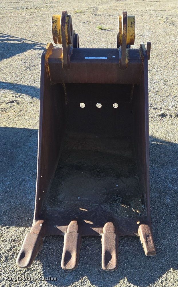 image for item LW9827 Excavator bucket