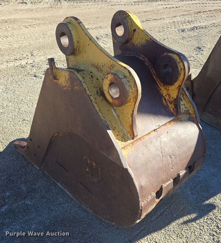 image for item LW9827 Excavator bucket