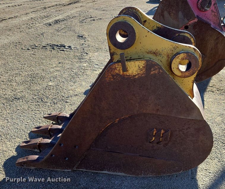 image for item LW9827 Excavator bucket