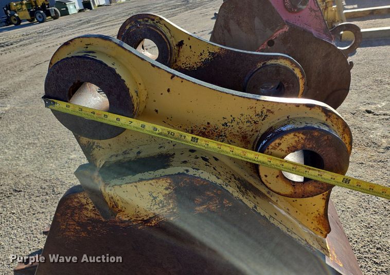 image for item LW9827 Excavator bucket