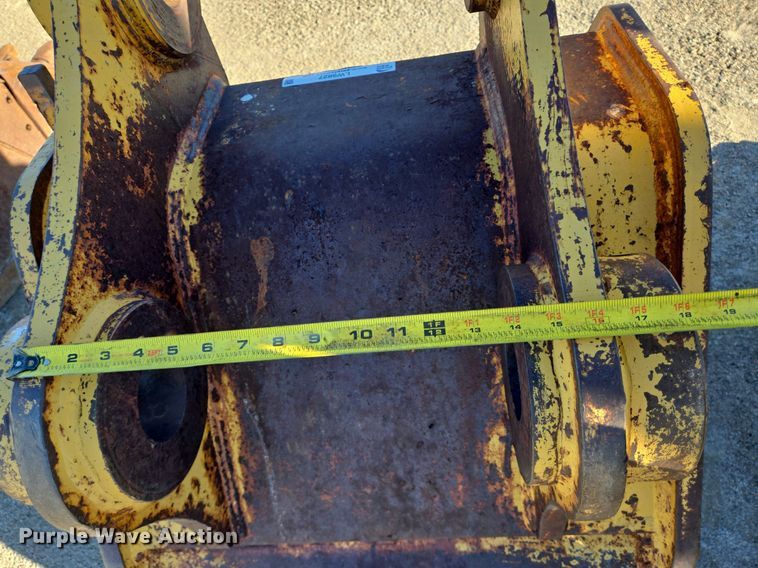 image for item LW9827 Excavator bucket