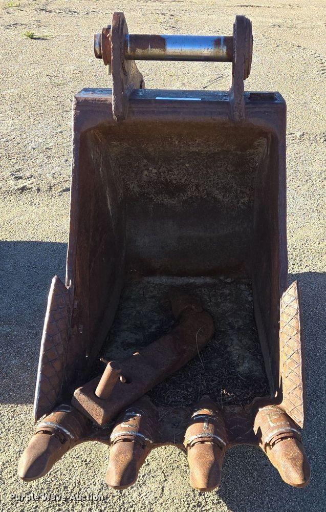 image for item LW9828 Esco excavator bucket