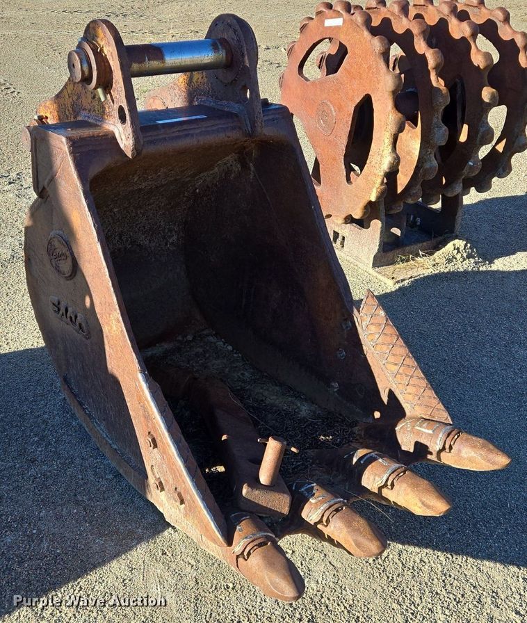 image for item LW9828 Esco excavator bucket