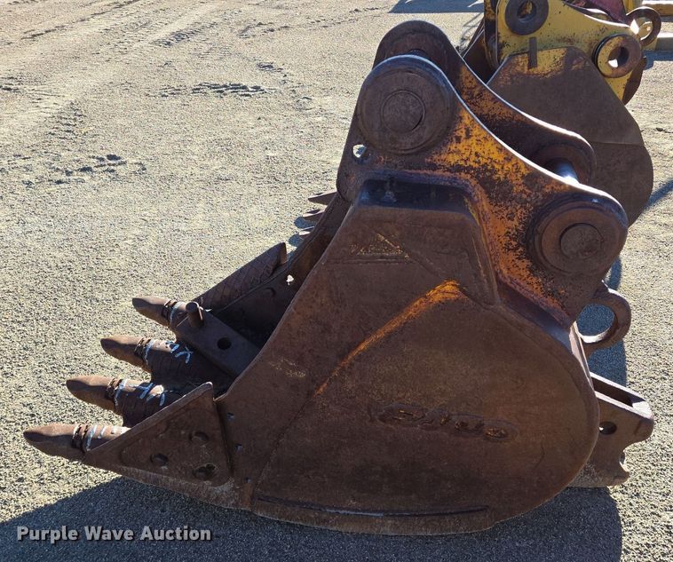 image for item LW9828 Esco excavator bucket