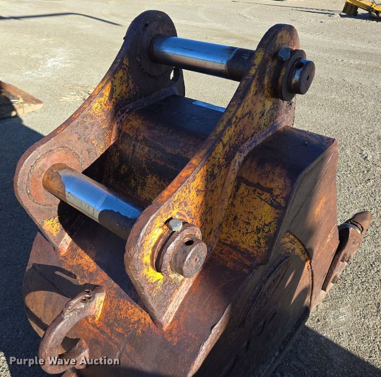 image for item LW9828 Esco excavator bucket