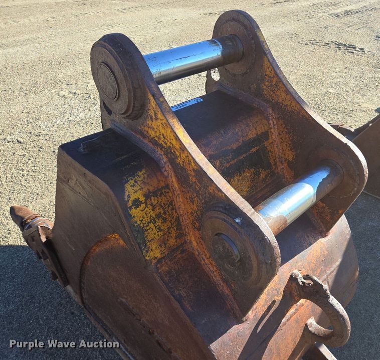 image for item LW9828 Esco excavator bucket