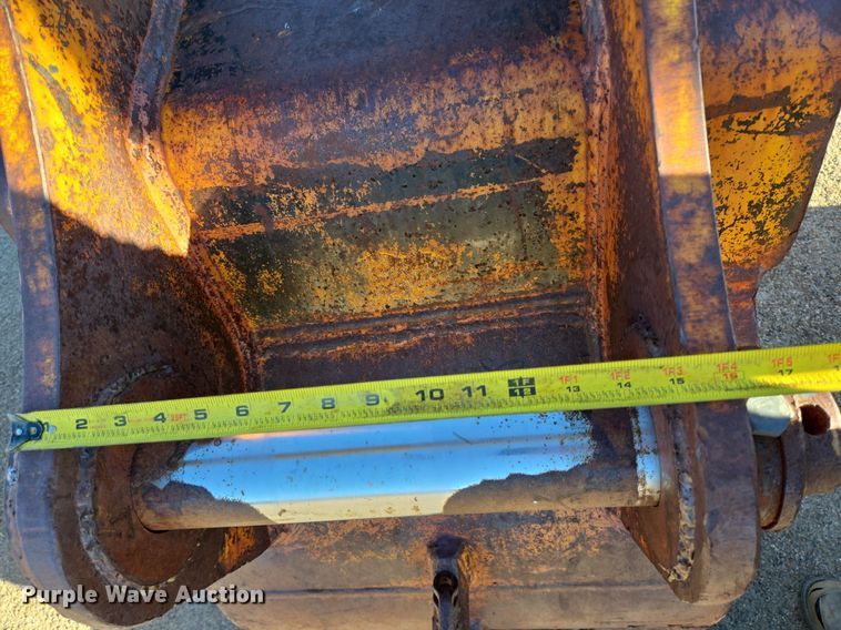 image for item LW9828 Esco excavator bucket