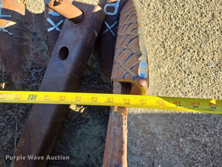 image for item LW9828 Esco excavator bucket