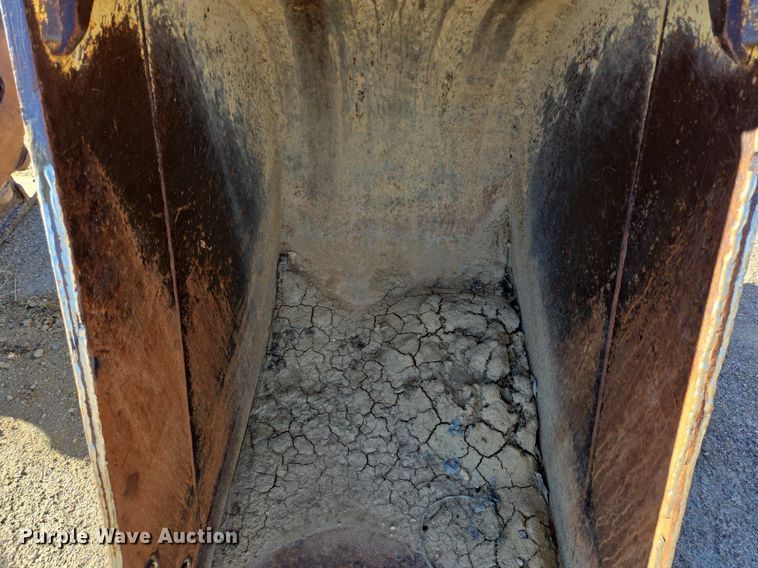 image for item LW9830 Caterpillar excavator bucket