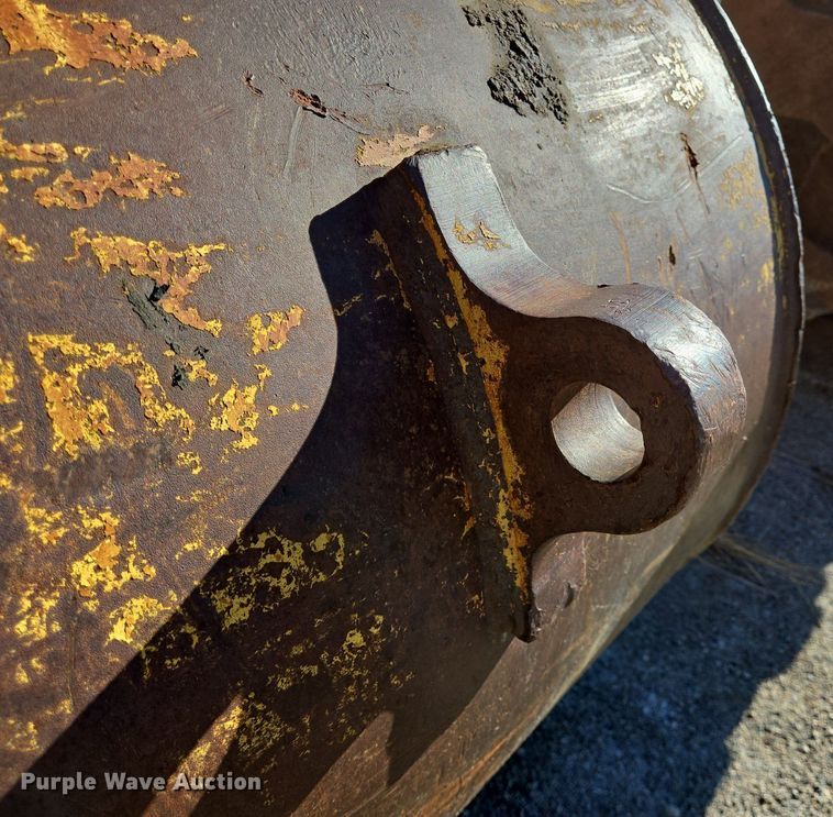 image for item LW9830 Caterpillar excavator bucket