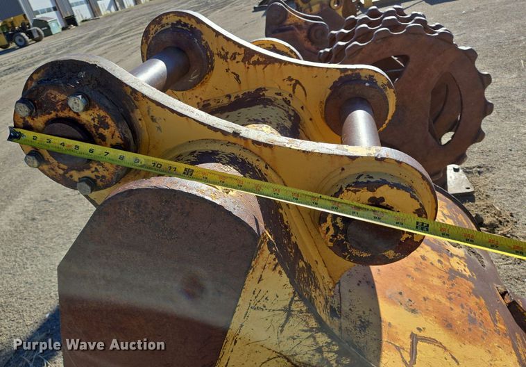 image for item LW9830 Caterpillar excavator bucket